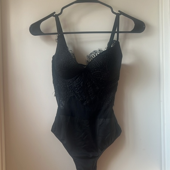 NWOT Windsor Lace Bodysuit - Picture 2 of 4